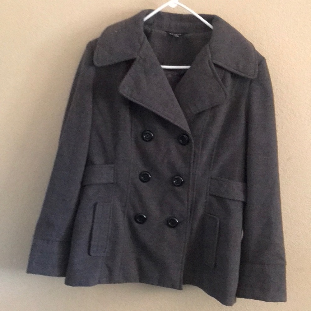Gently pre-owned charcoal gray pea coat. Made by George size large 12 to 14.